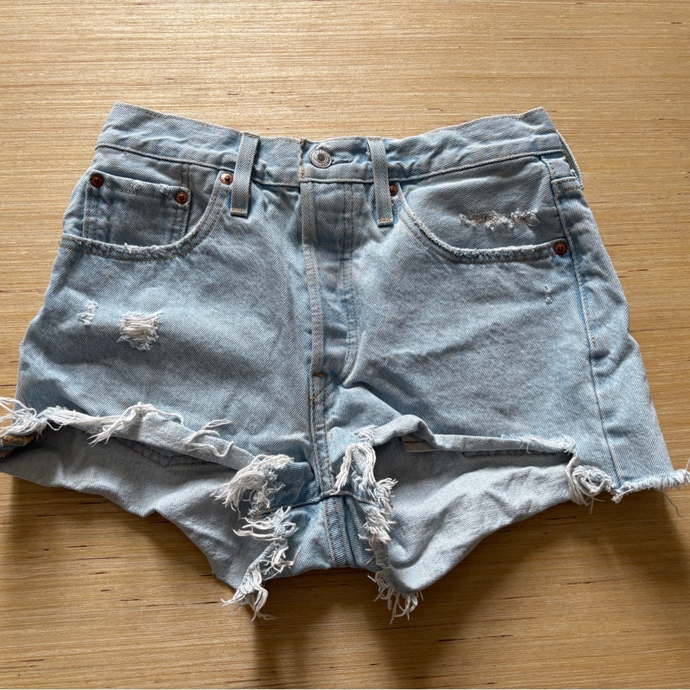 Levi’s Premium 501 Denim Jean Shorts Women’s Size 27 High Rise Light Wash